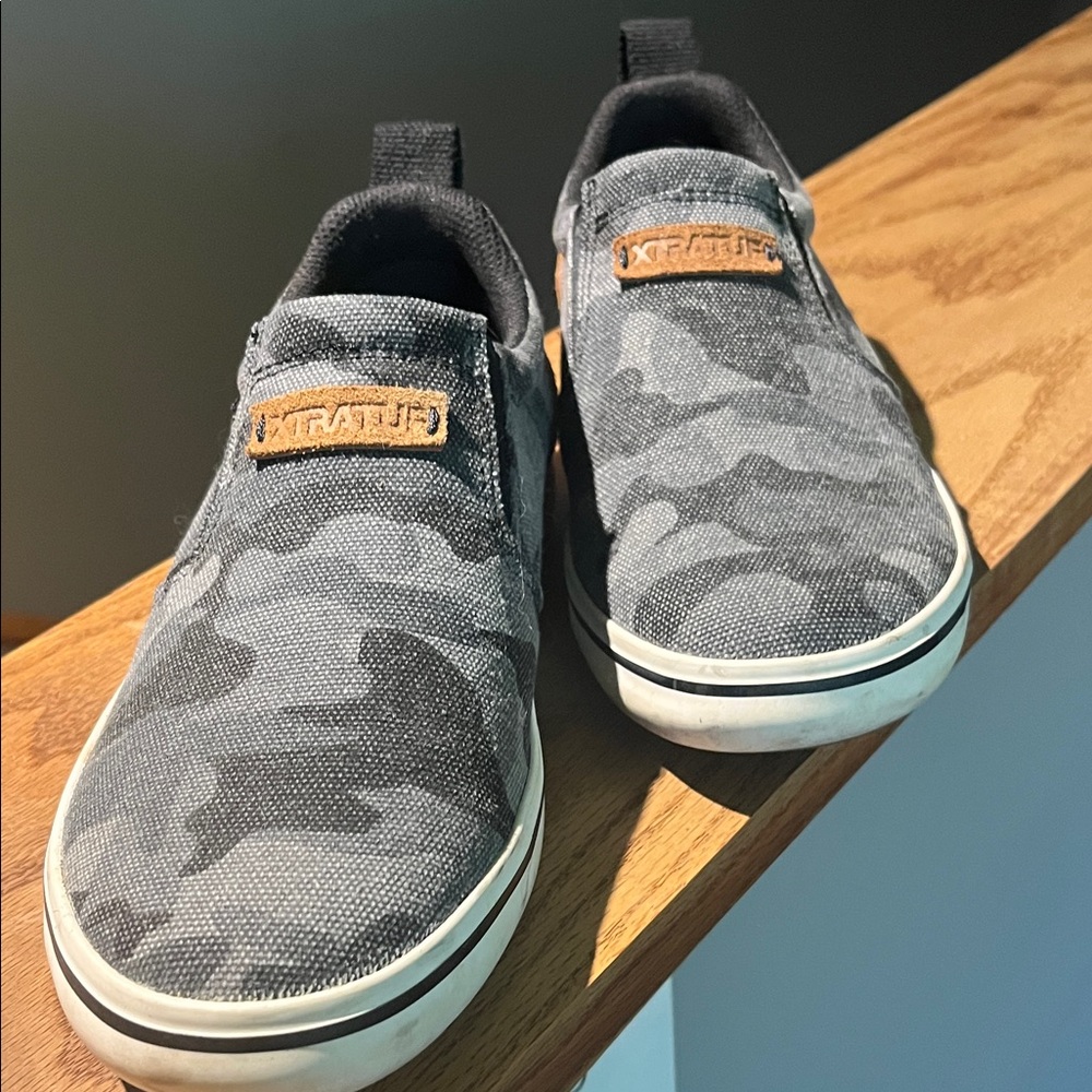 Womens Slip-On Camouflage Canvas Shoe - Gray